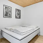 4 Bedroom Lovely In 펜션 Knebel