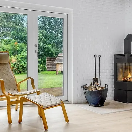 4 Bedroom Lovely In * Knebel