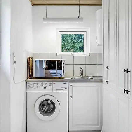 4 Bedroom Lovely In 펜션