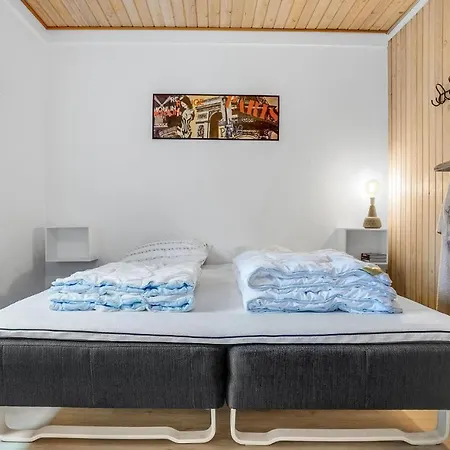 בית נופש 4 Bedroom Lovely In Knebel