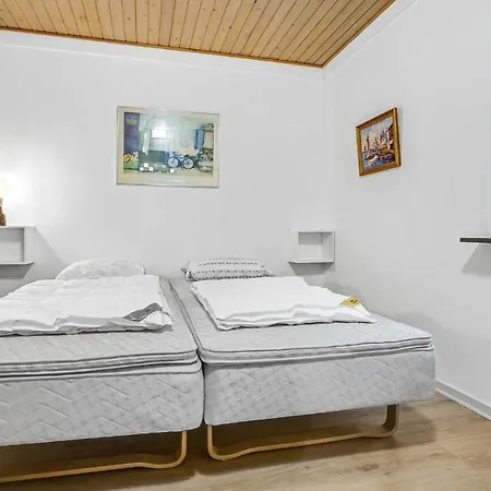 4 Bedroom Lovely In 펜션 *