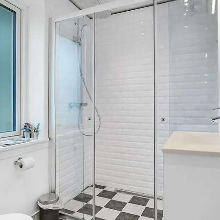 4 Bedroom Lovely In * Knebel