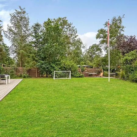 펜션 4 Bedroom Lovely In *