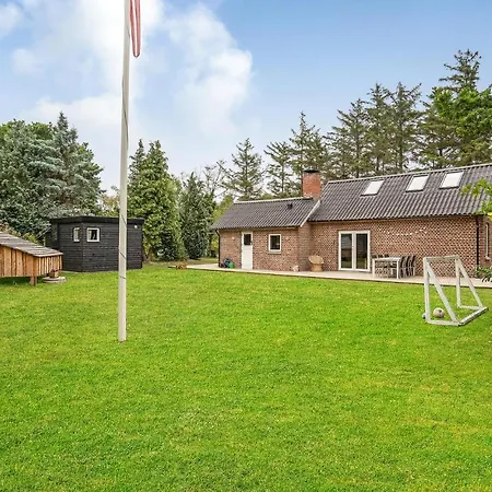 펜션 4 Bedroom Lovely In *