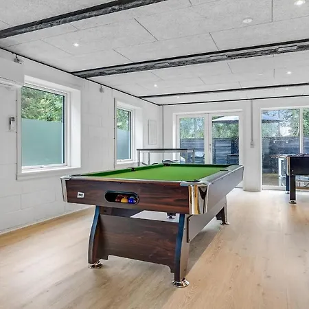 펜션 4 Bedroom Lovely In Knebel